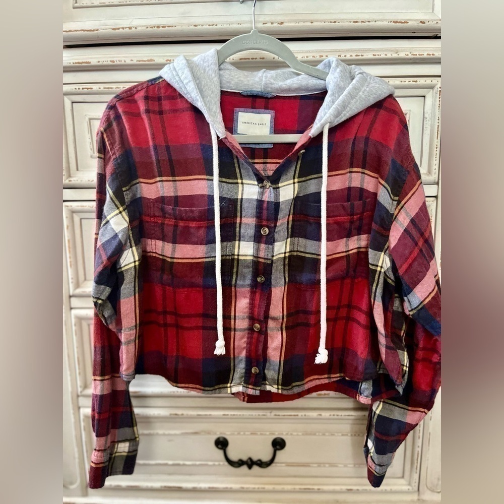 🖤CUTE & COMFY! Long sleeve, cropped women’s flannel shirt w/hoodie, size…